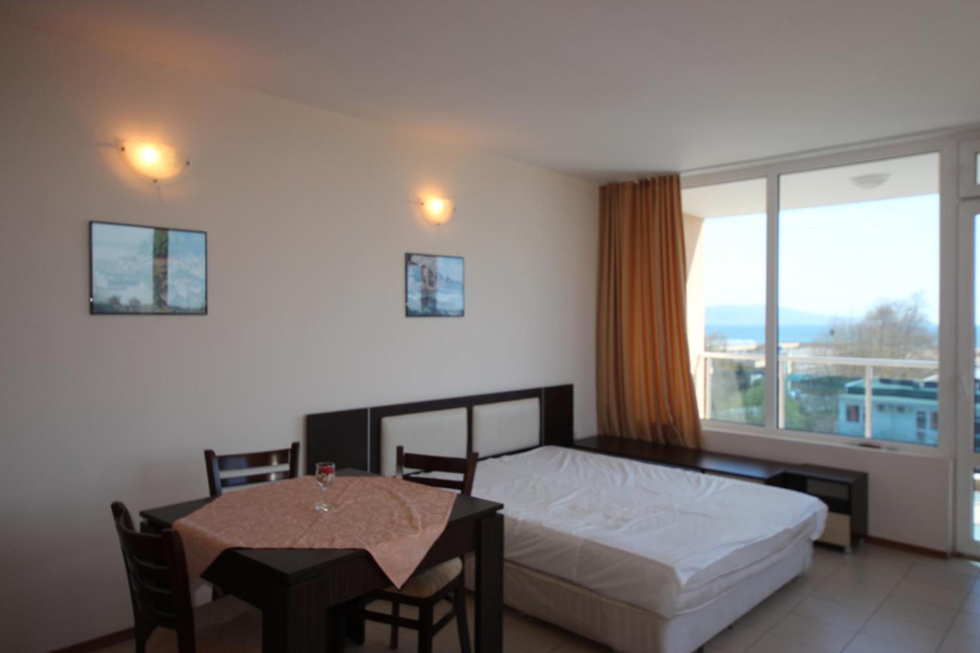 Menada Apartments In Sunny Beach Habitación foto
